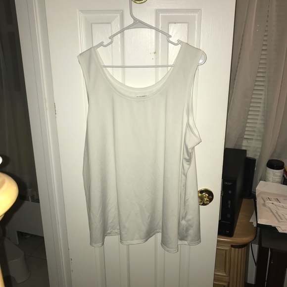 Tops - white tank